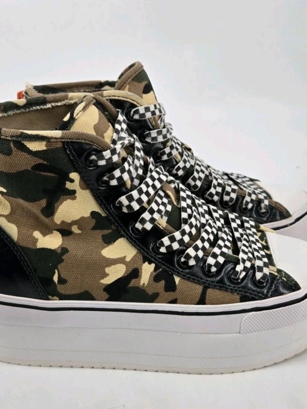 For @bentonjp12 Steve Madden Camouflage High-Top Platform Sneakers - Picture 5 of 6